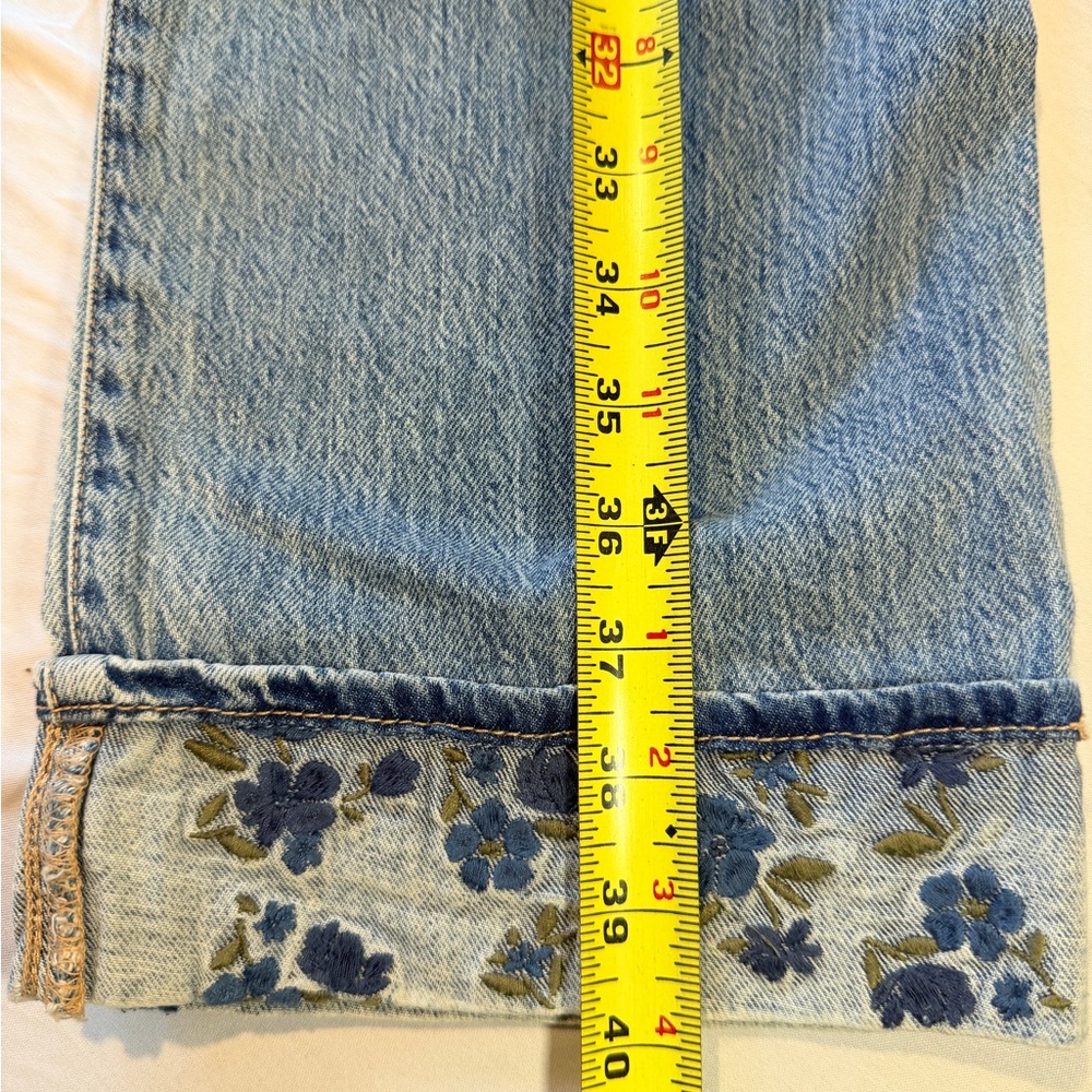 Abercrombie Kids Girls Floral embroidered relaxed fit jeans - Picture 9 of 10